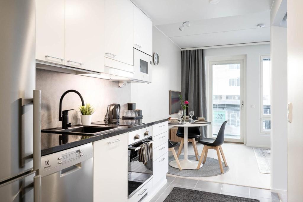 Apartment Near The Train Station, Free Parking &Netflix كوبيو المظهر الخارجي الصورة