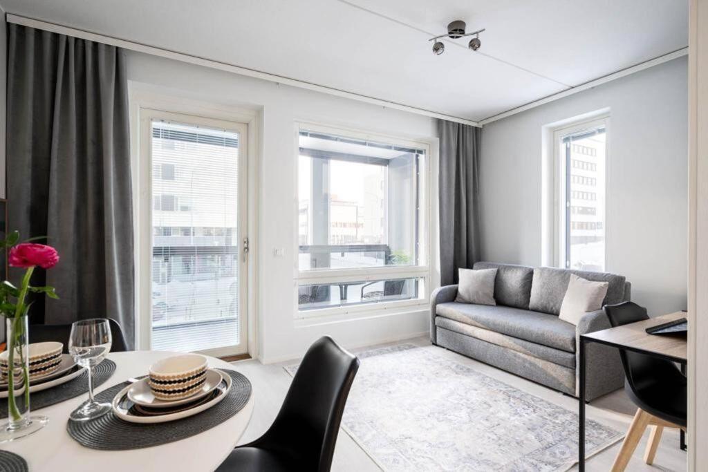 Apartment Near The Train Station, Free Parking &Netflix كوبيو المظهر الخارجي الصورة